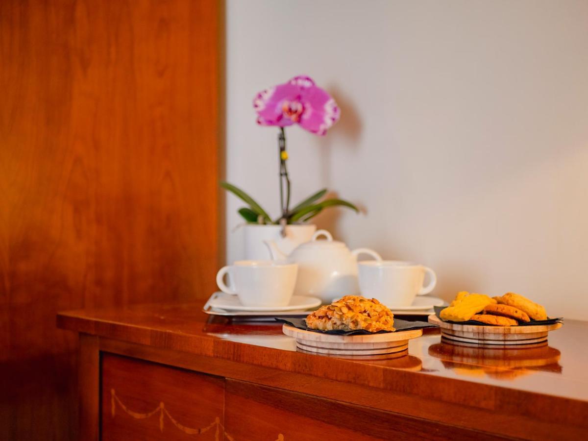 Bed and Breakfast Palazzo Dei Pavoni, Relais Di Charme à LʼAquila Extérieur photo