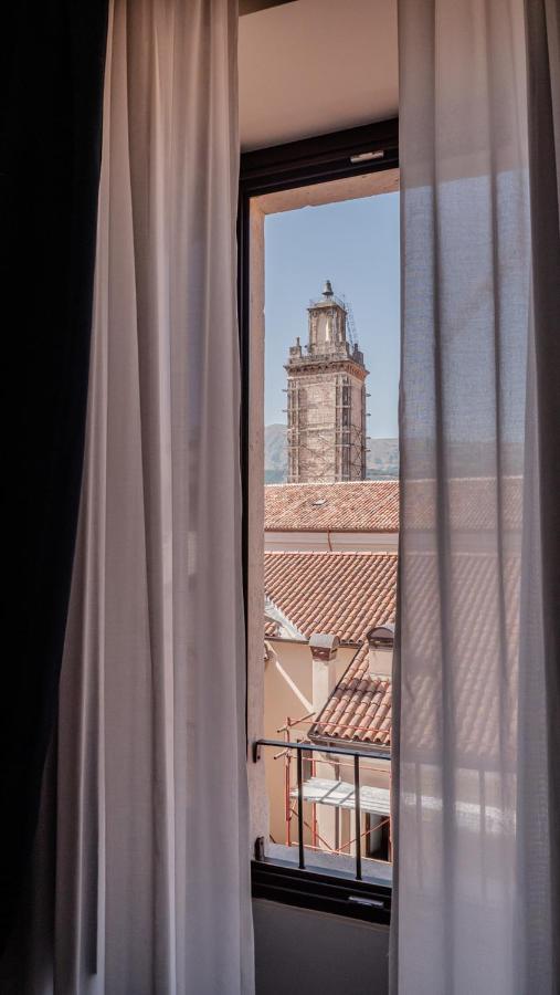 Bed and Breakfast Palazzo Dei Pavoni, Relais Di Charme à LʼAquila Extérieur photo