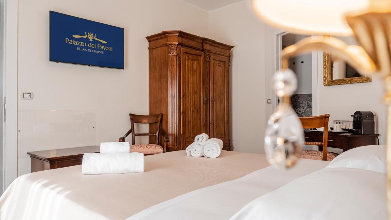 Bed and Breakfast Palazzo Dei Pavoni, Relais Di Charme à LʼAquila Extérieur photo